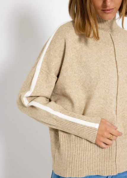 Knitted jumper with light stripes - beige