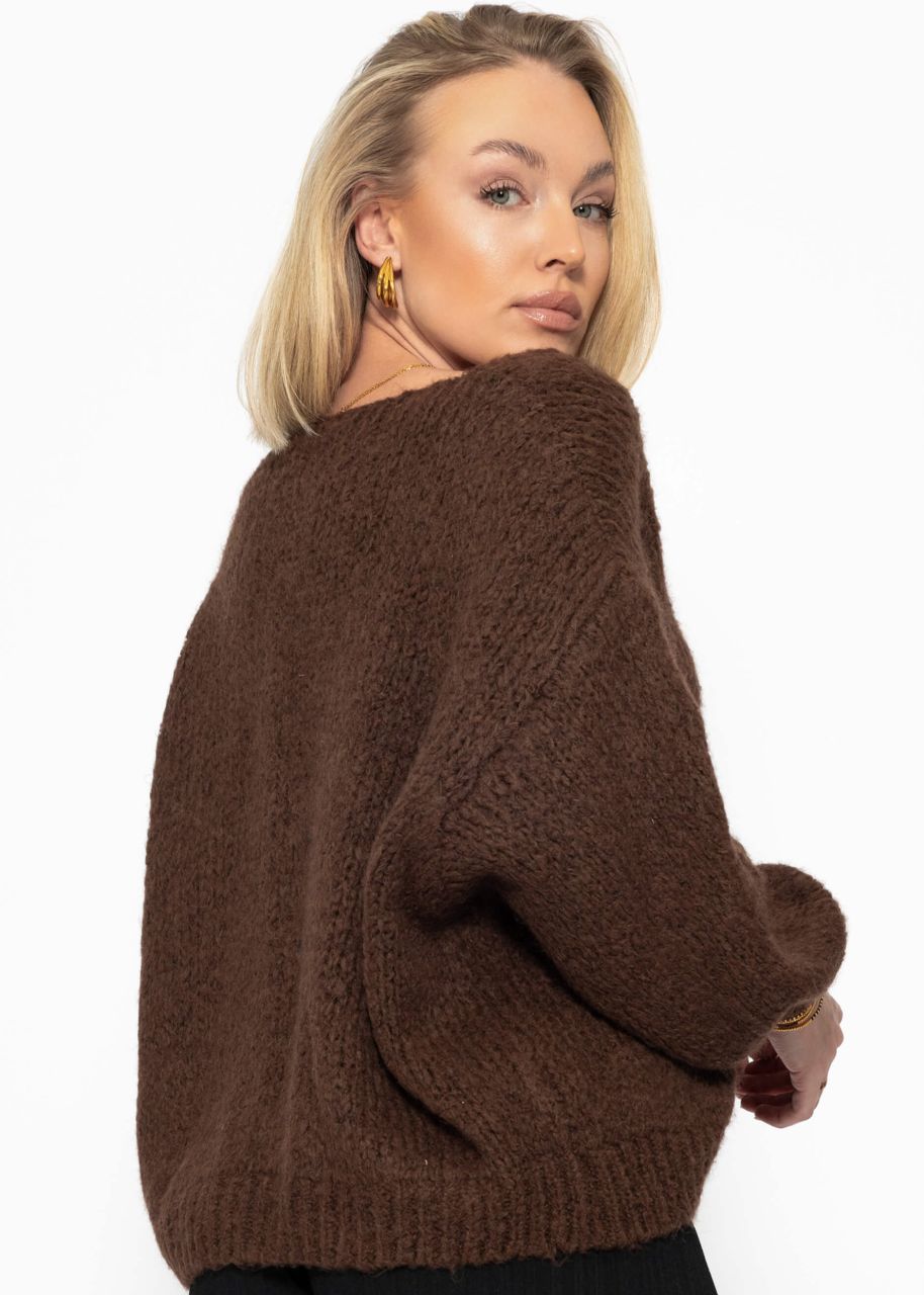 Oversized sweater with V-neck - brown