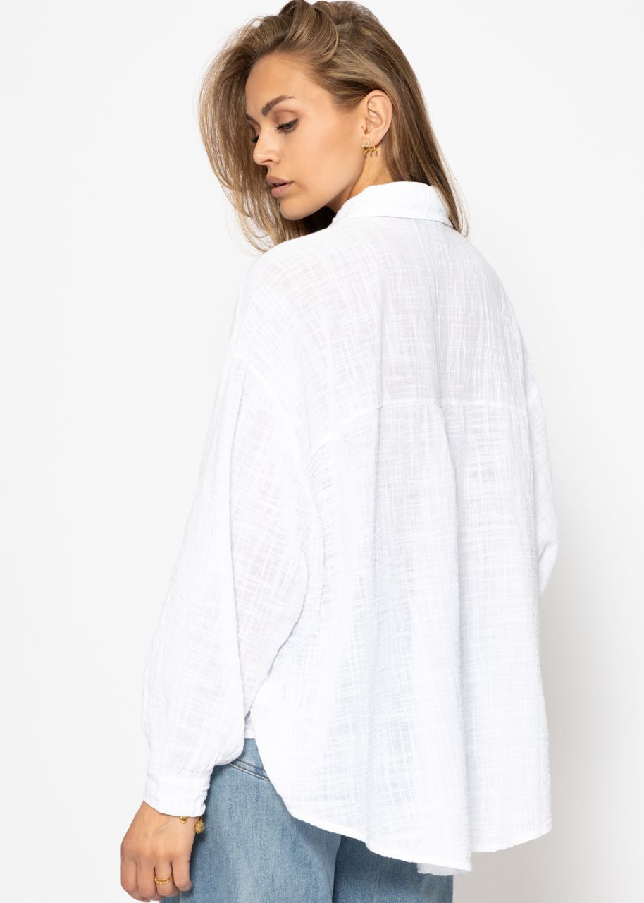 Oversize blouse, short, with linen structure, white