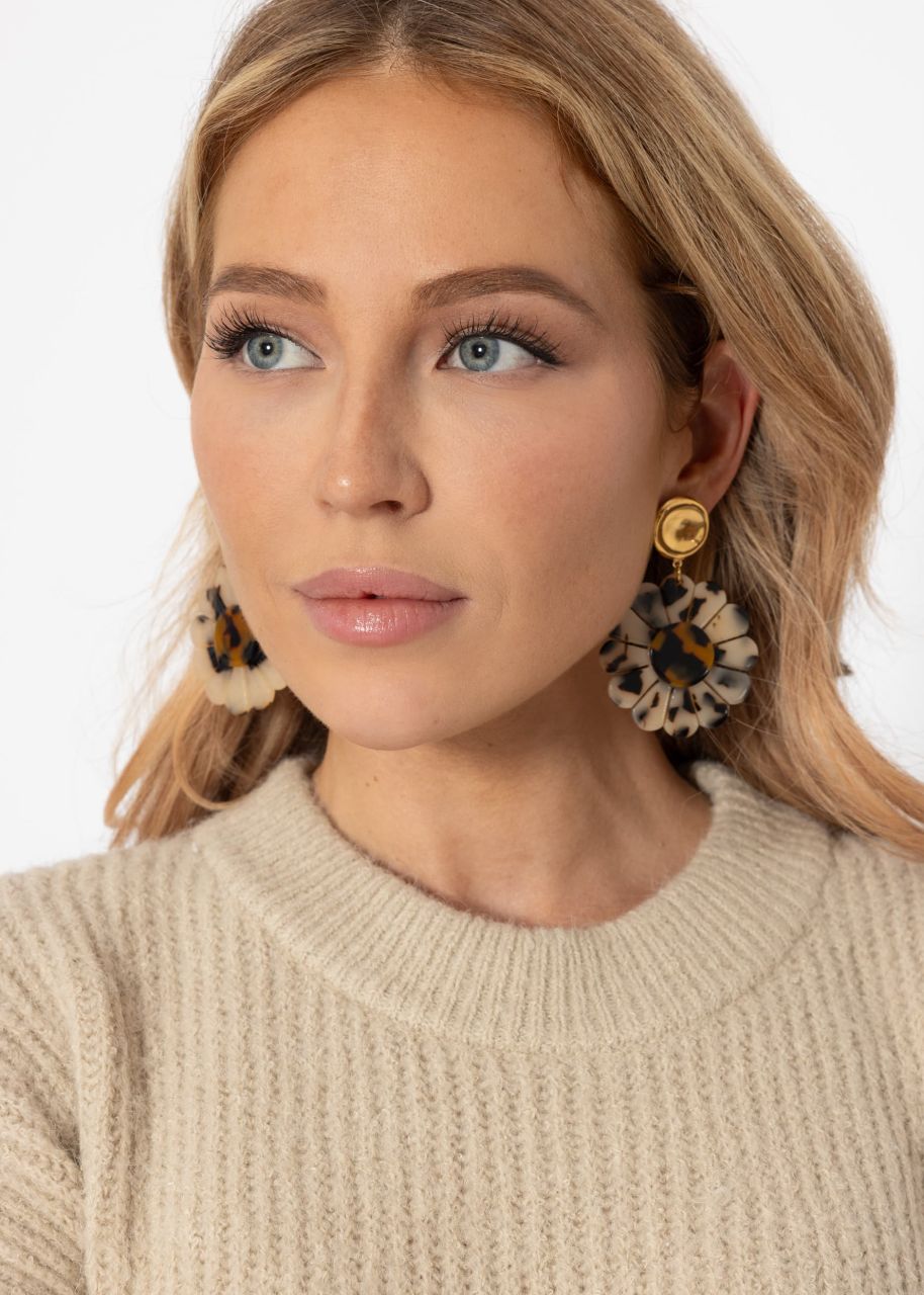 Stud earrings with brown rosette pendant - gold