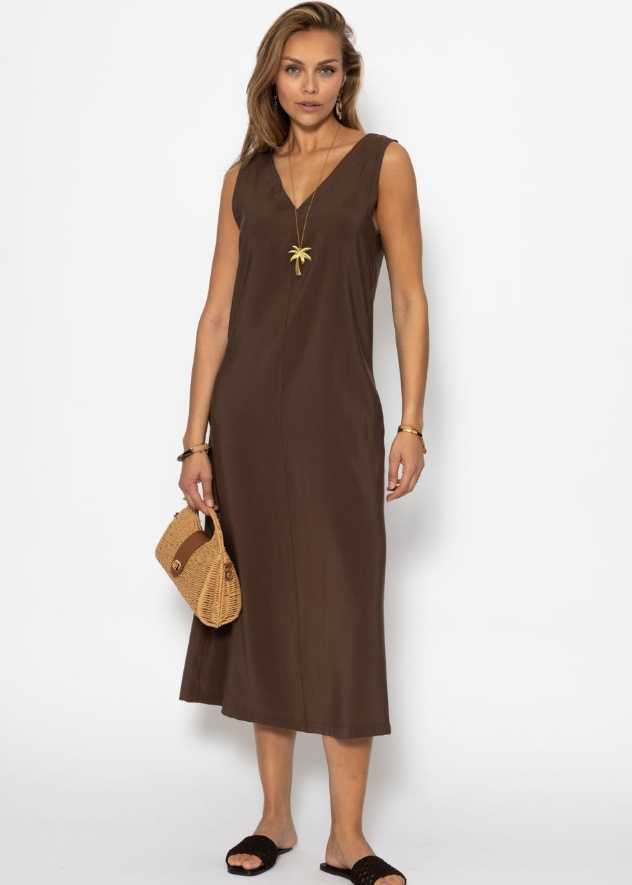 Maxi dress with V-neck - brown