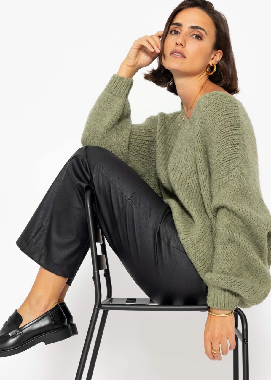 Oversized jumper with V-neck - khaki