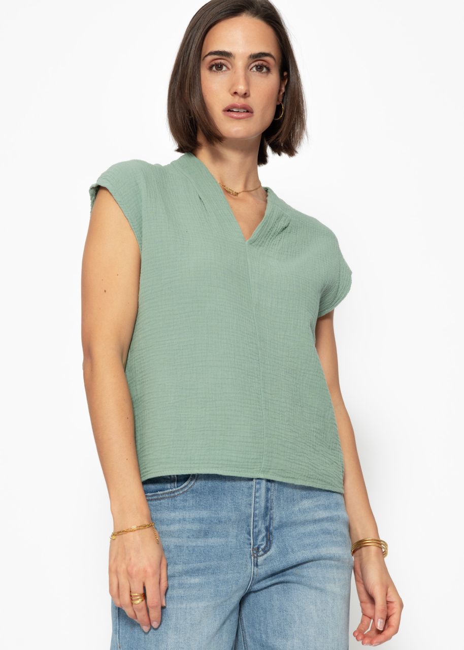 Muslin shirt with V-neck - sage green