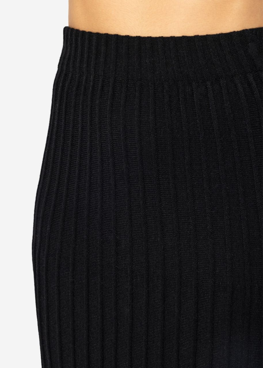 Pleated maxi knit skirt - black