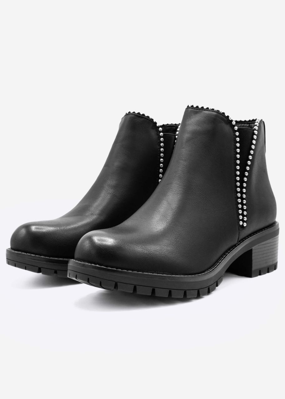 Chelsea boots with silver ball beads, black