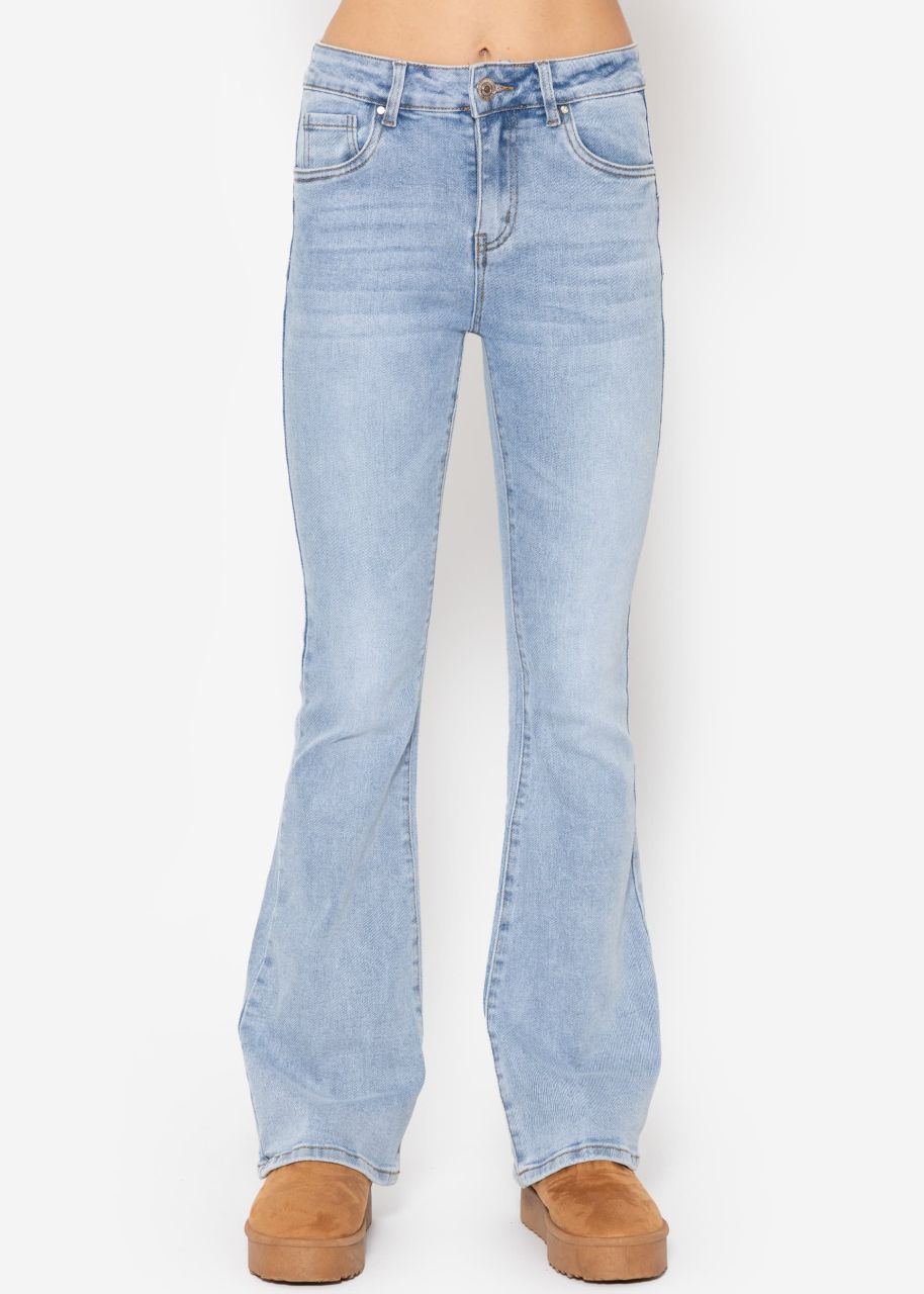 Flared jeans with light wash - light blue