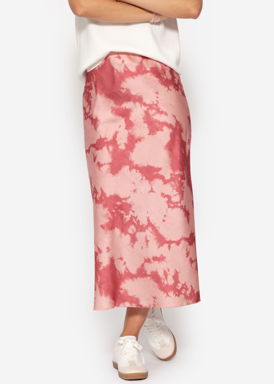 Satin skirt with batik print - pink