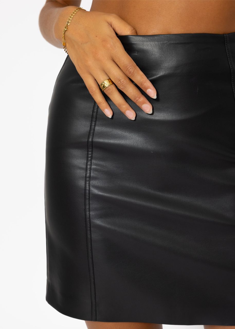 Faux leather skirt - black