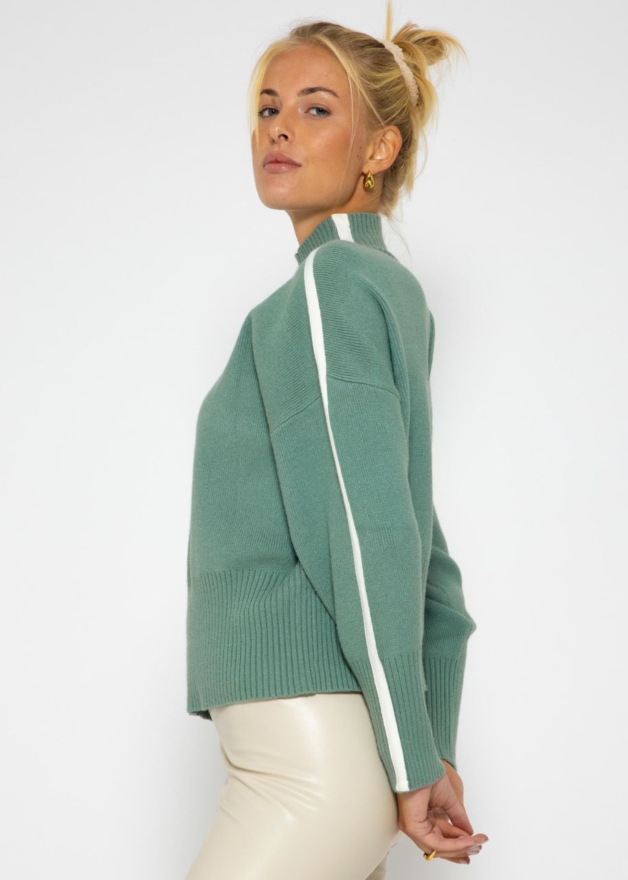 Knitted jumper with light stripes - green