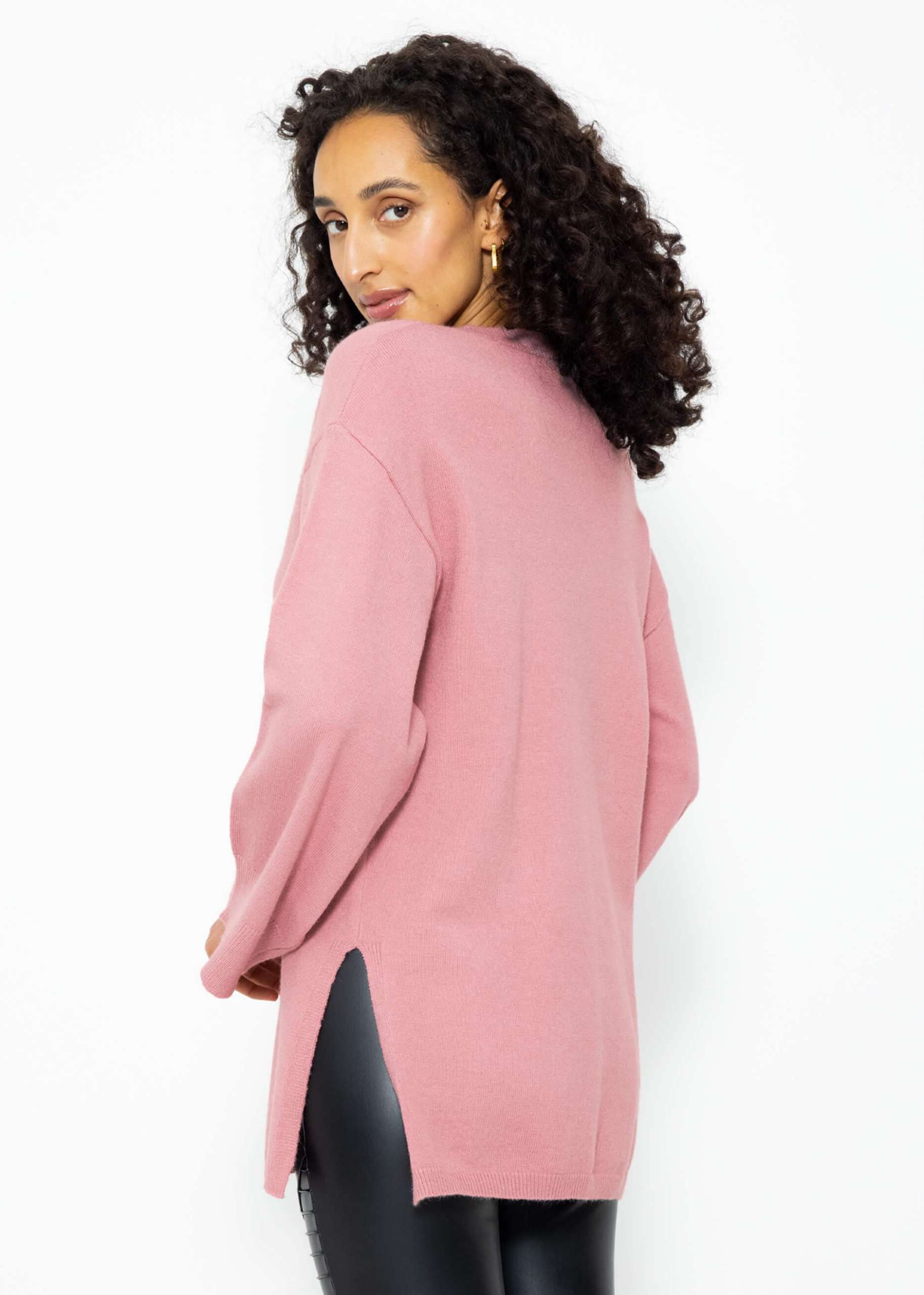 Oversized sweater with side slits - dusky pink