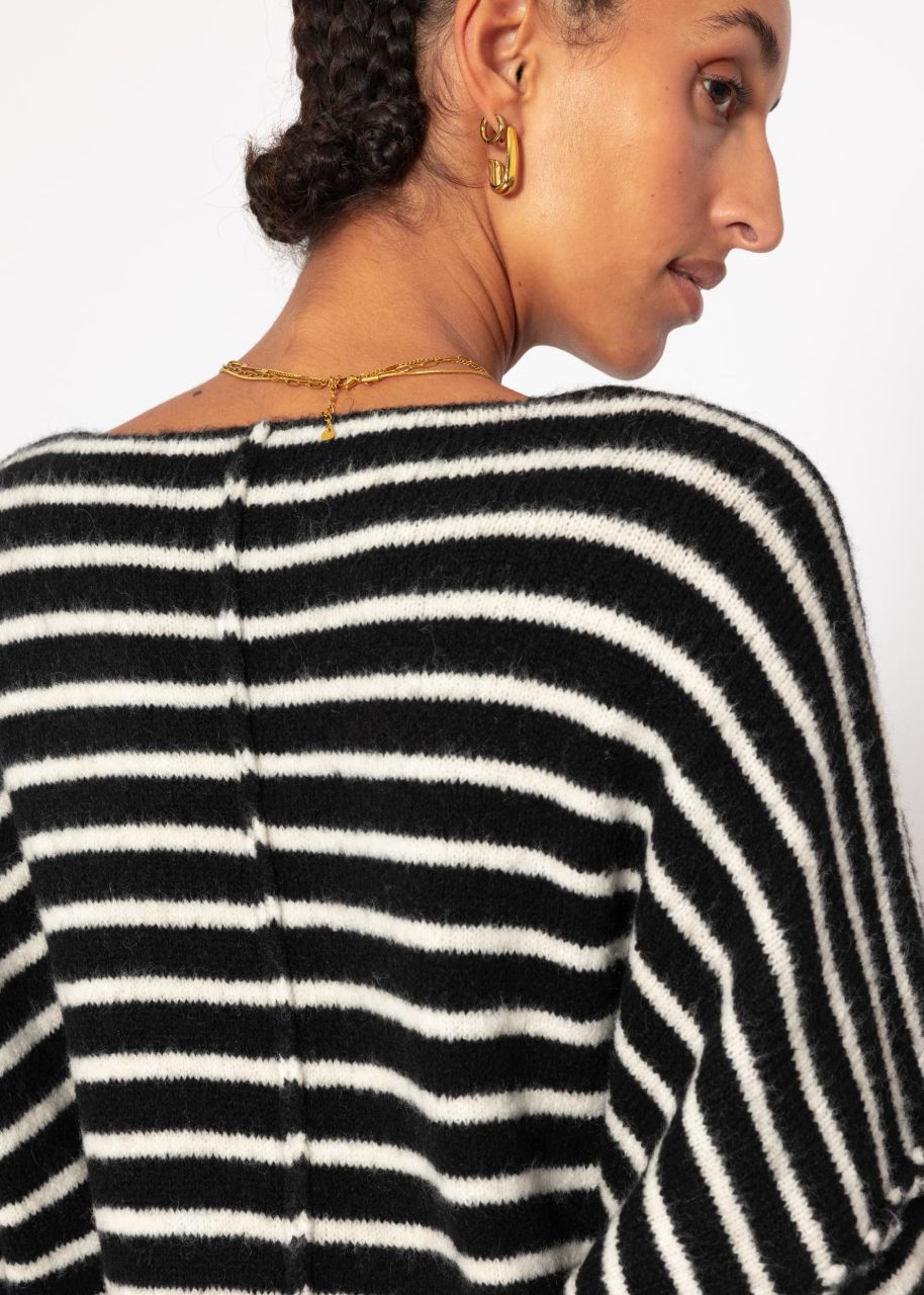 Striped oversized jumper with back seam - black-offwhite