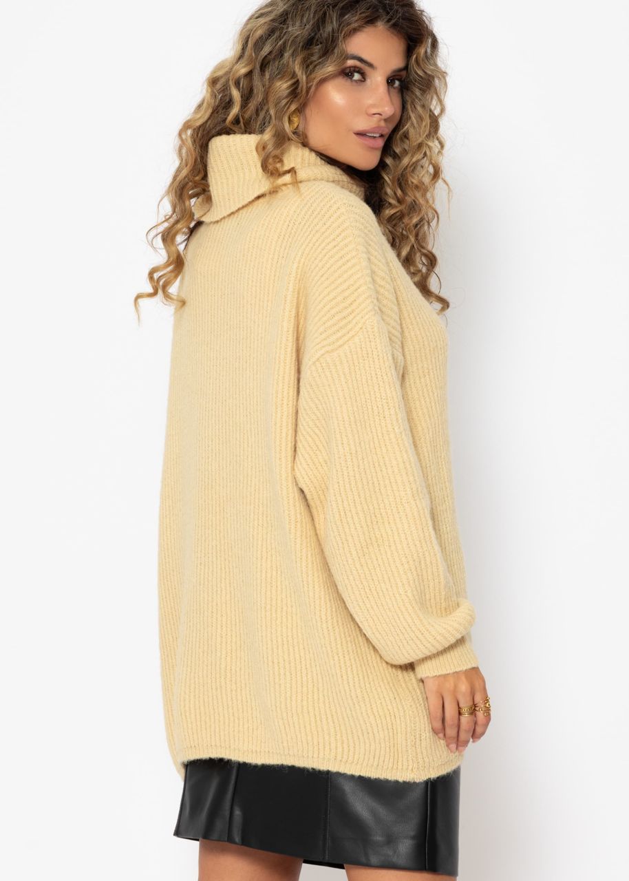 Oversize turtleneck sweater- vanille