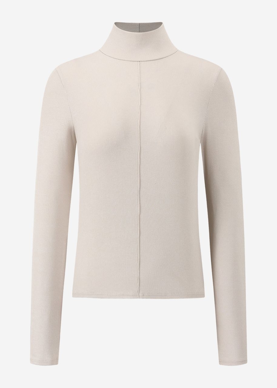 Long-sleeved shirt with turtleneck - beige