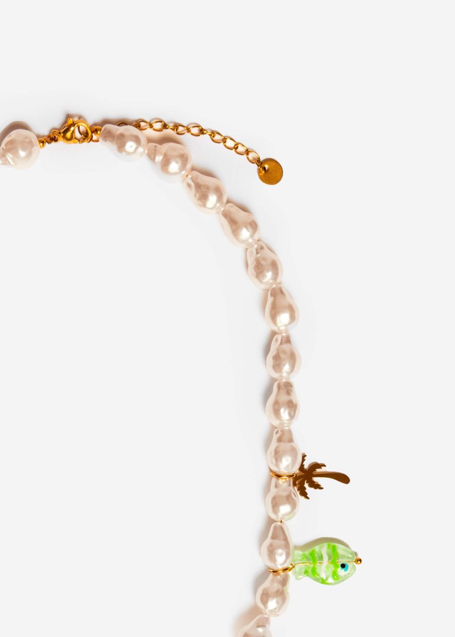 Pearl necklace with nautical charms - white