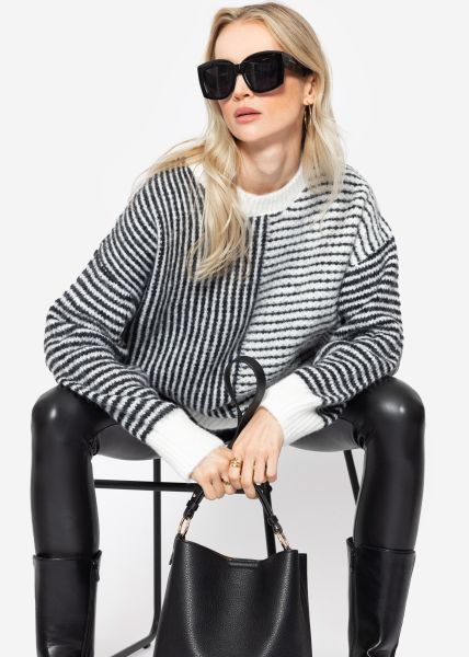 Sweater with thin stripes - black and white