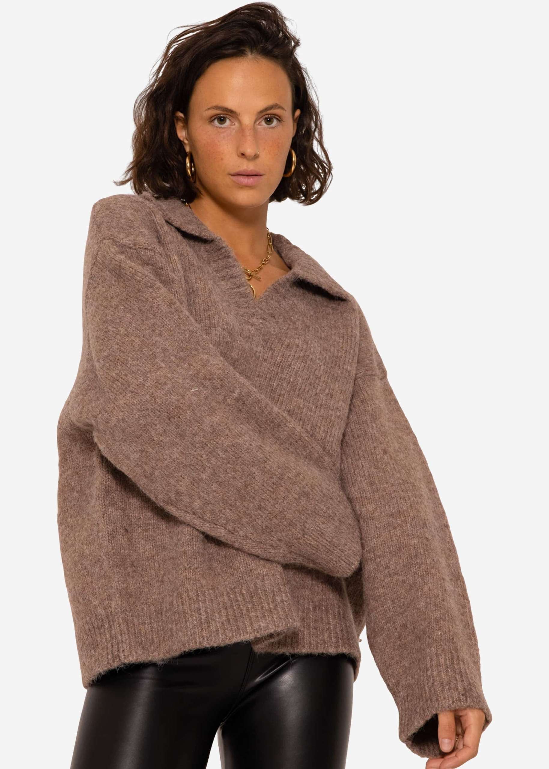 Oversize jumper with collar - taupe