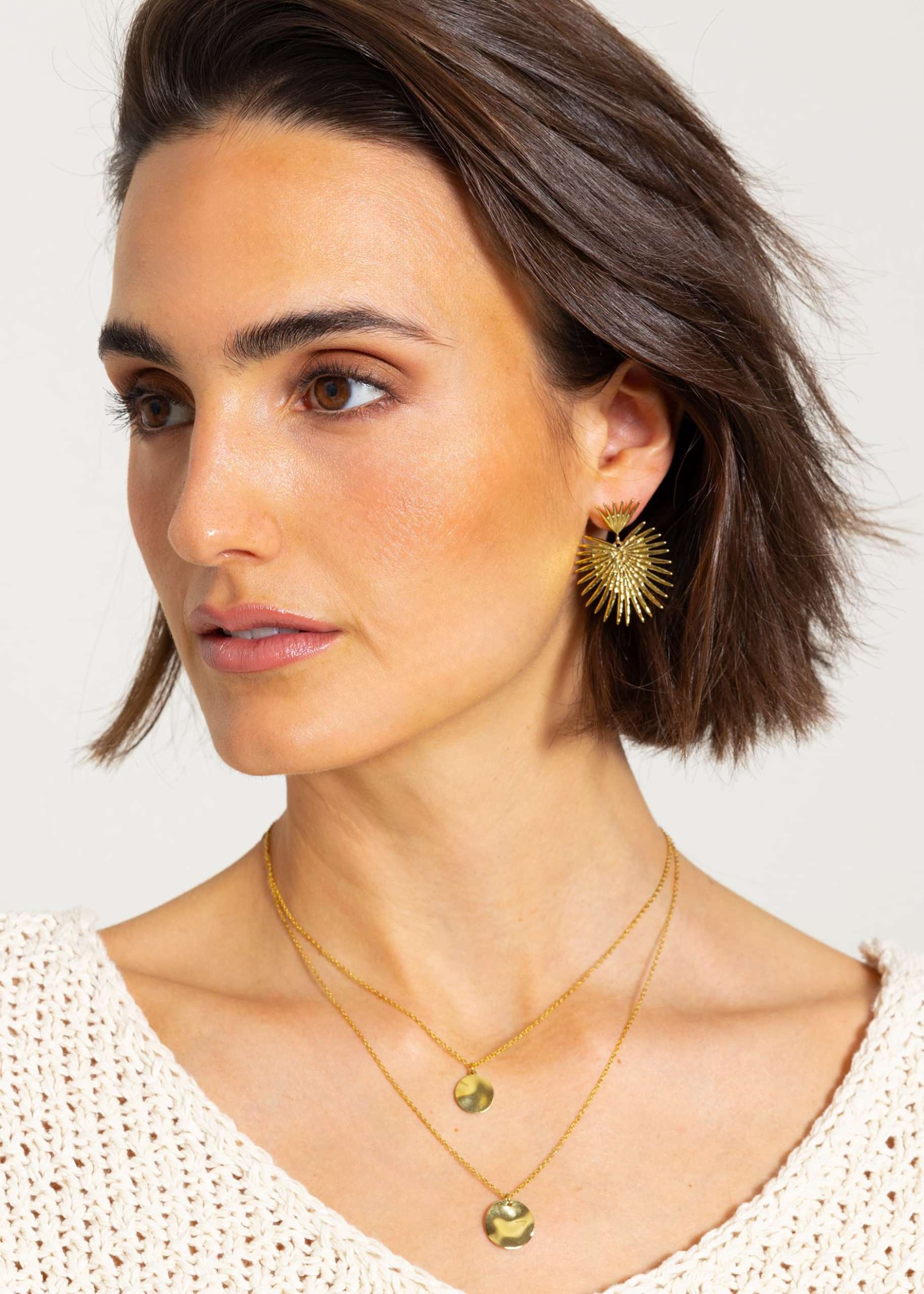 Stud earrings, gold