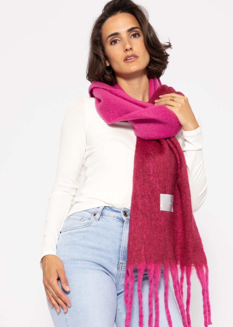 Fluffy scarf with fringes - pink