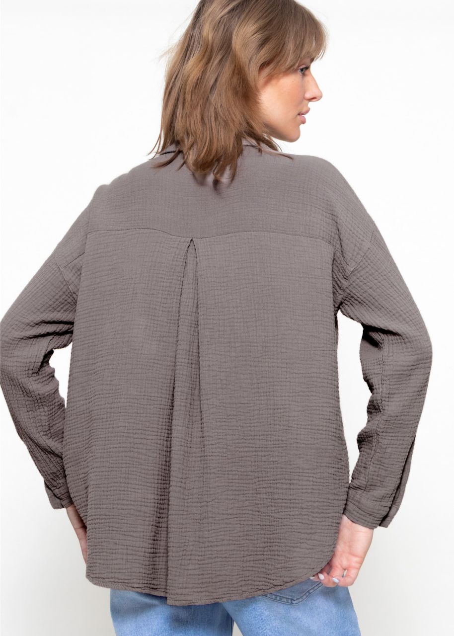 Oversize muslin blouse with breast pockets - taupe