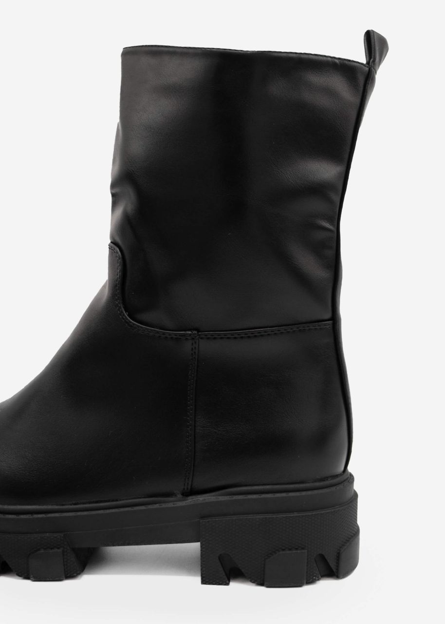 Platform boots with coarse sole, black