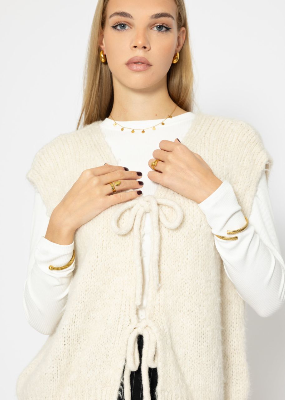 Fluffy, sleeveless knitted waistcoat - offwhite