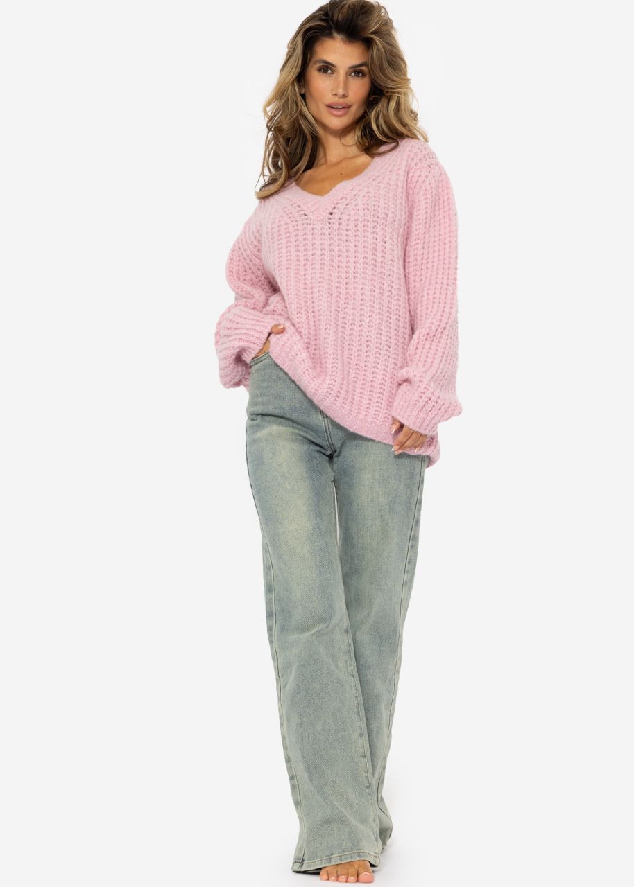 Oversized chunky knit jumper with V-neck - pink