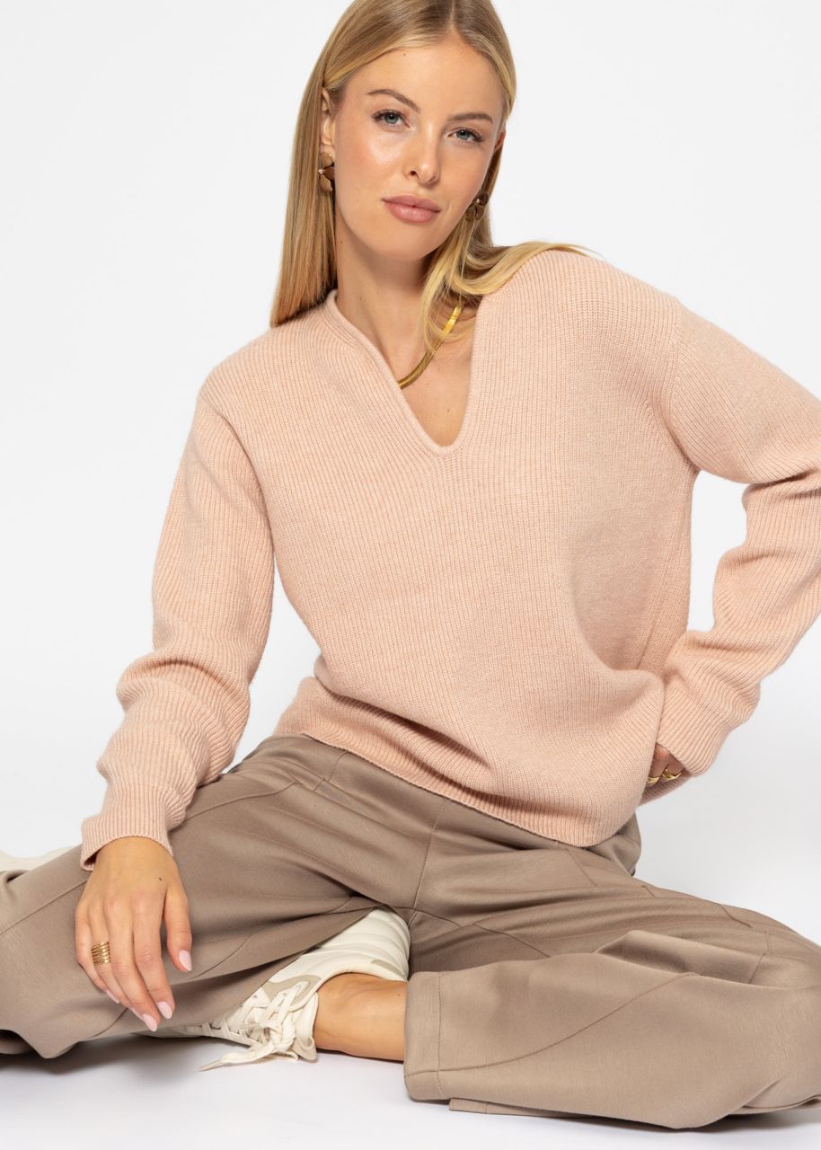 Jumper with accentuated V-neck - dusky pink