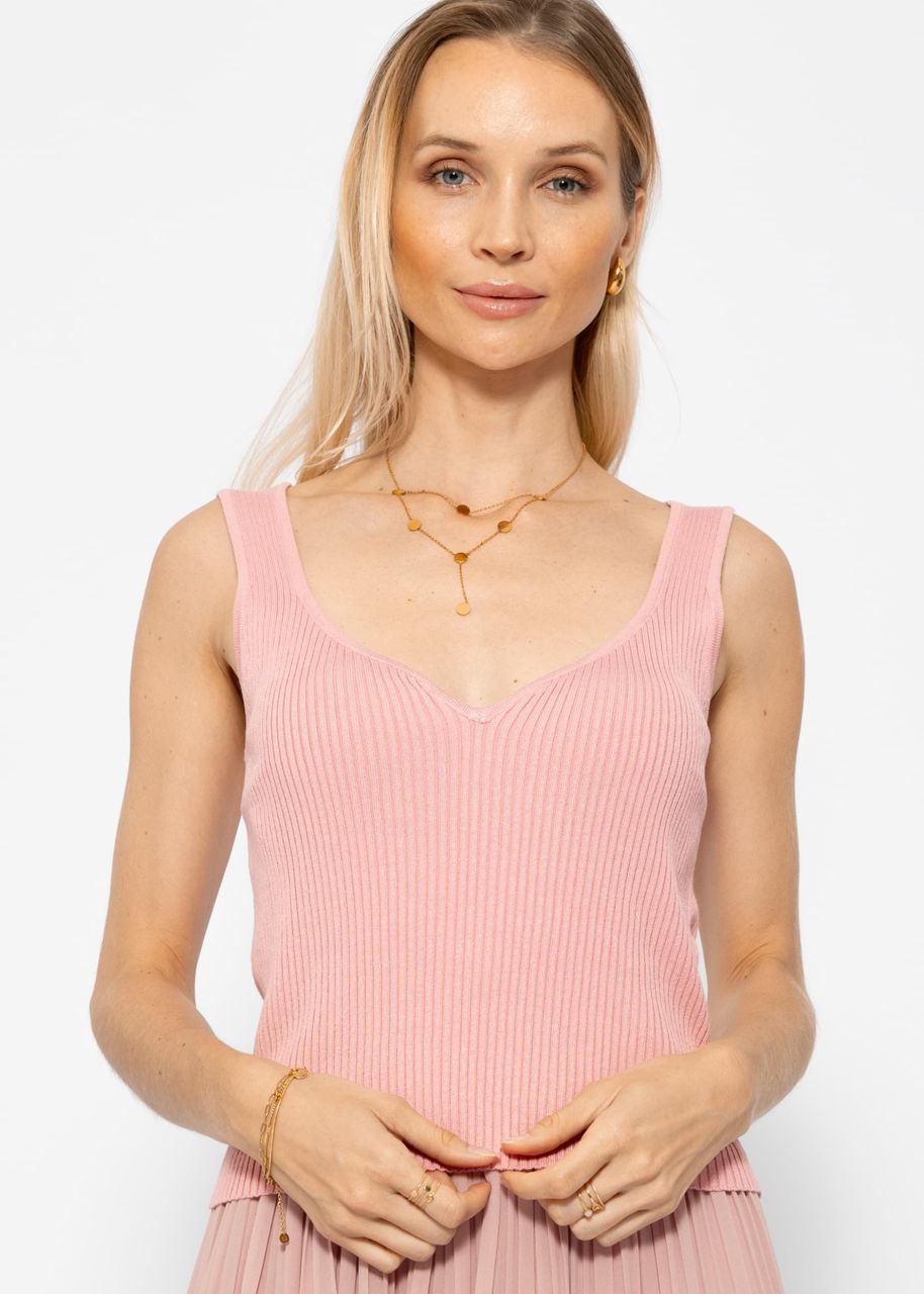 Knitted top with heart-shaped neckline - pink