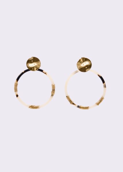 Stud earrings with tortoise shell pendant, gold