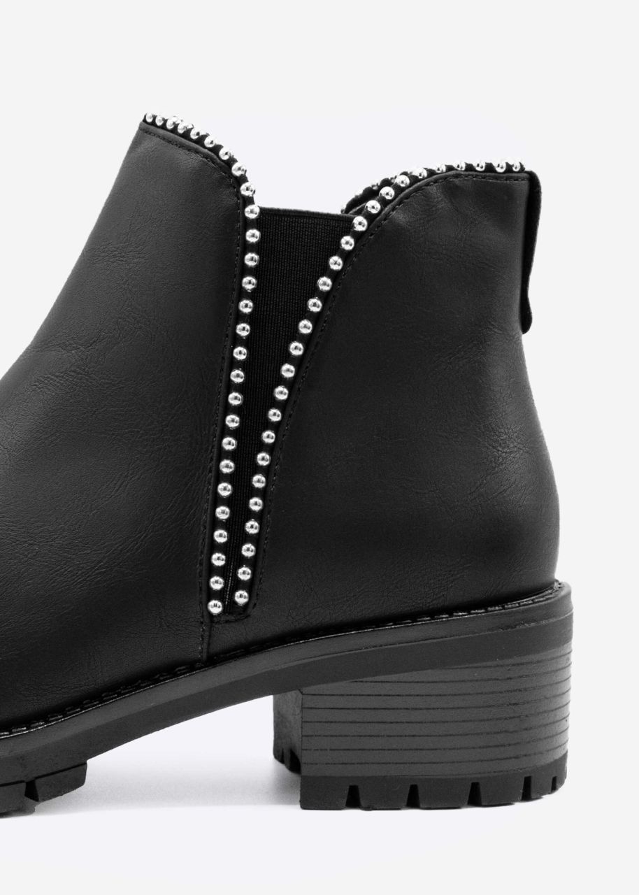 Chelsea boots with silver ball beads, black