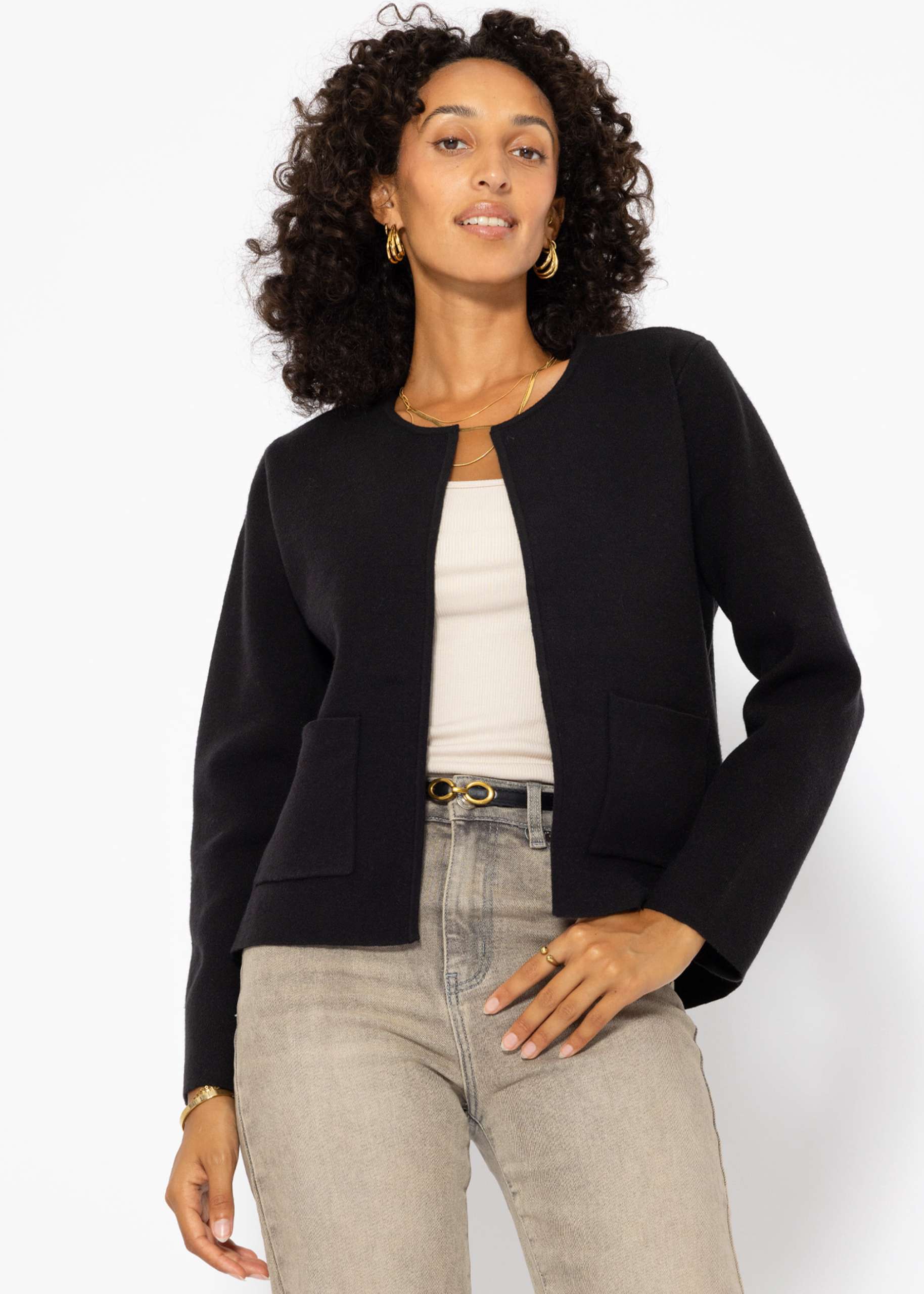 Cardigan with a round neckline and patch pockets - black