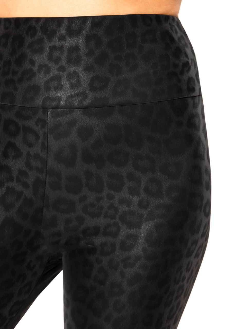 Faux leather leggings with leo print - black