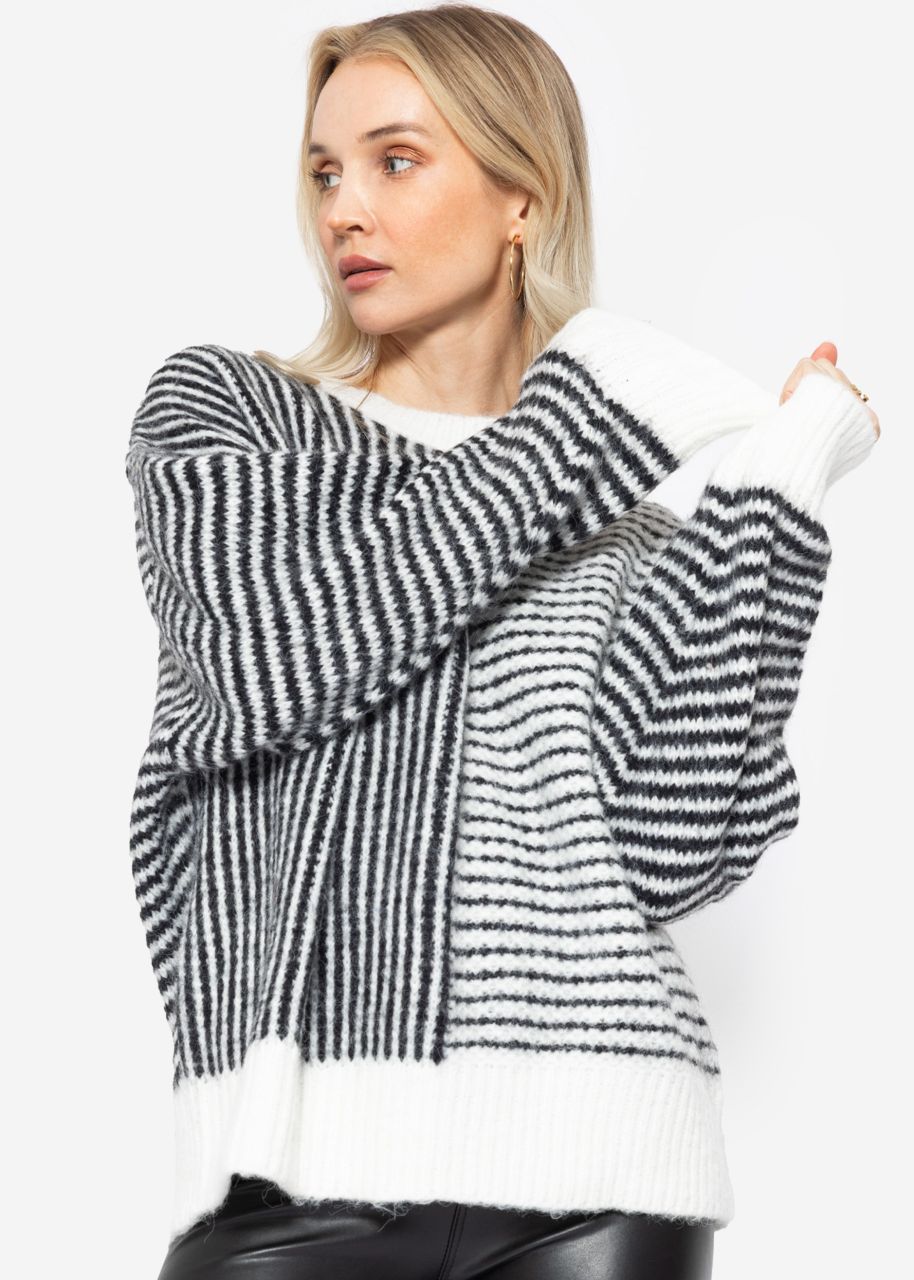 Sweater with thin stripes - black and white