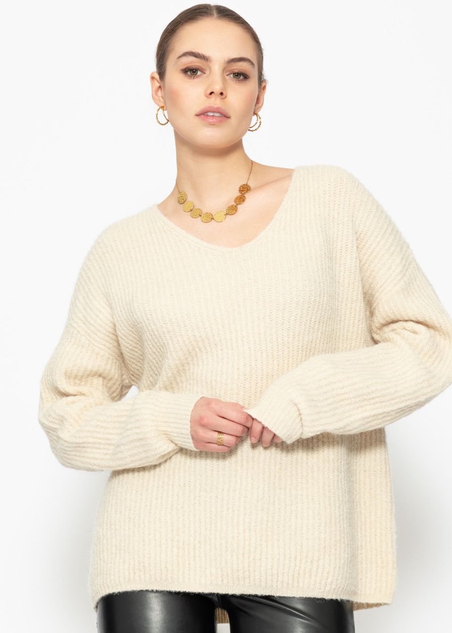 Ribbed jumper with V-neck - beige