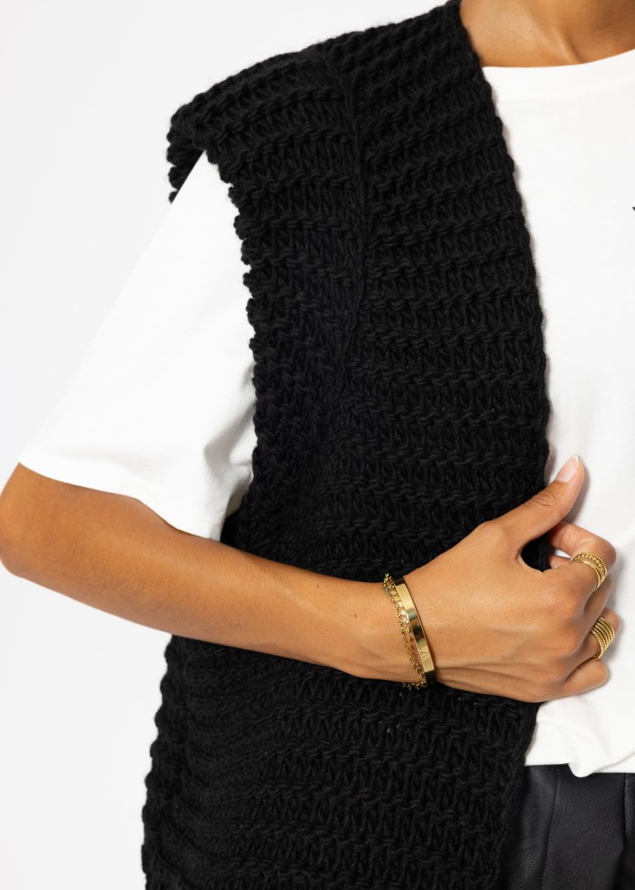 Sleeveless knitted vest with structured shoulders in black