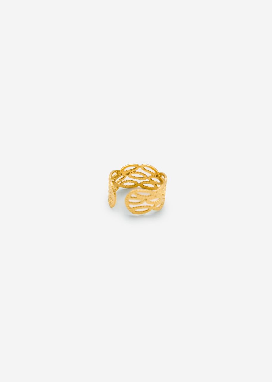 Wide ring with looped pattern - gold
