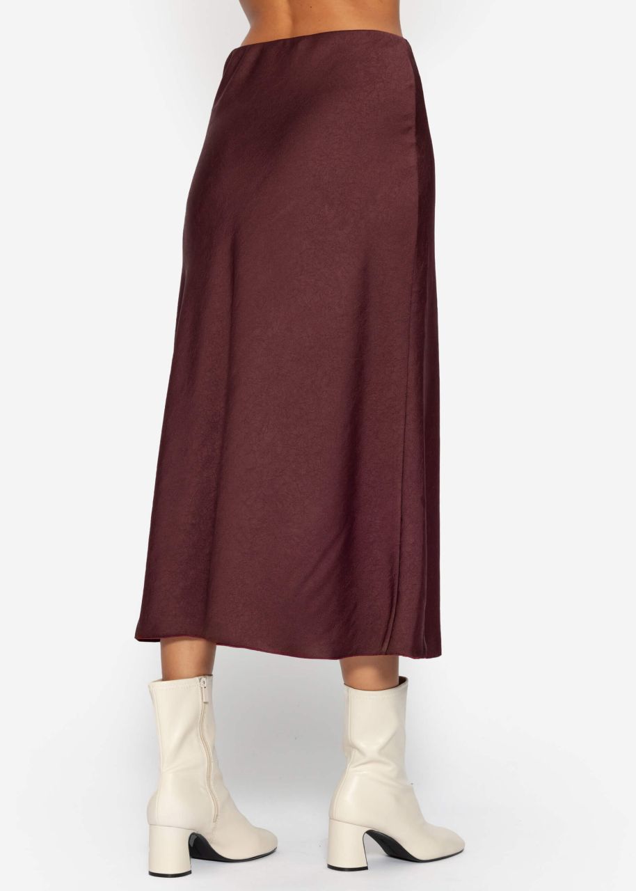 Satin skirt in crash look - burgundy