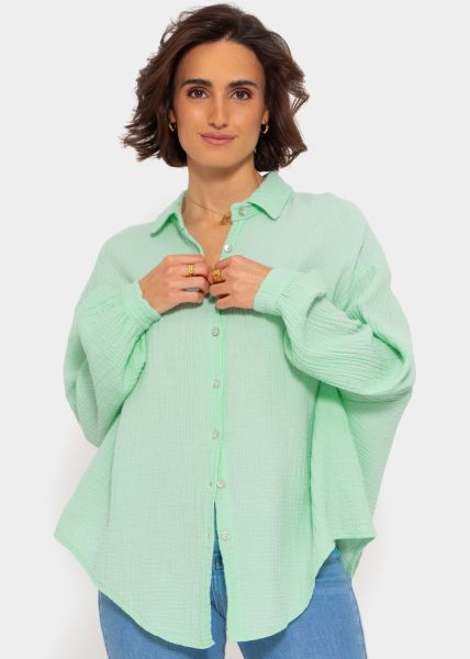 Muslin blouse oversize, short, light green