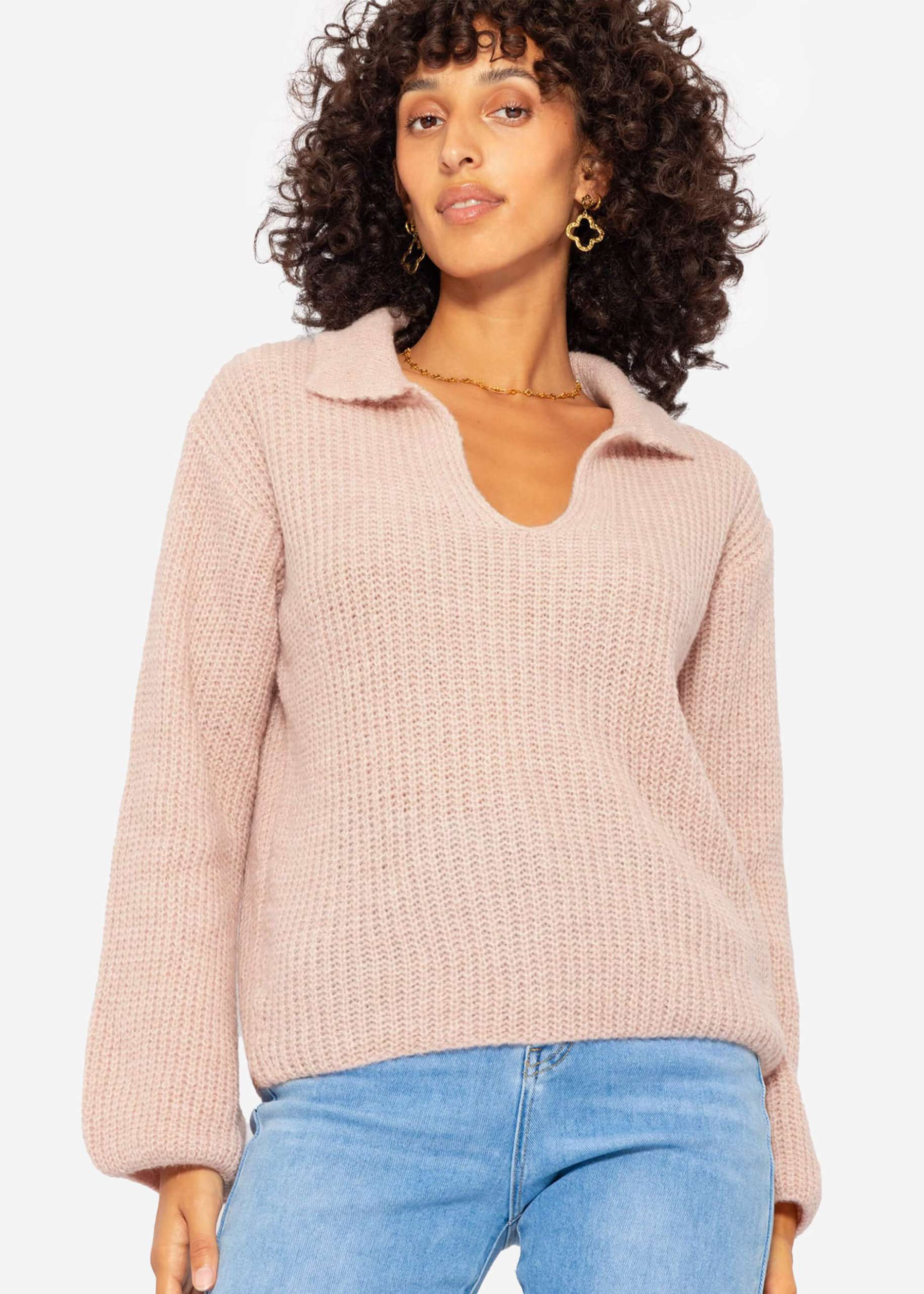 Oversized jumper with V-neck and collar - powder pink