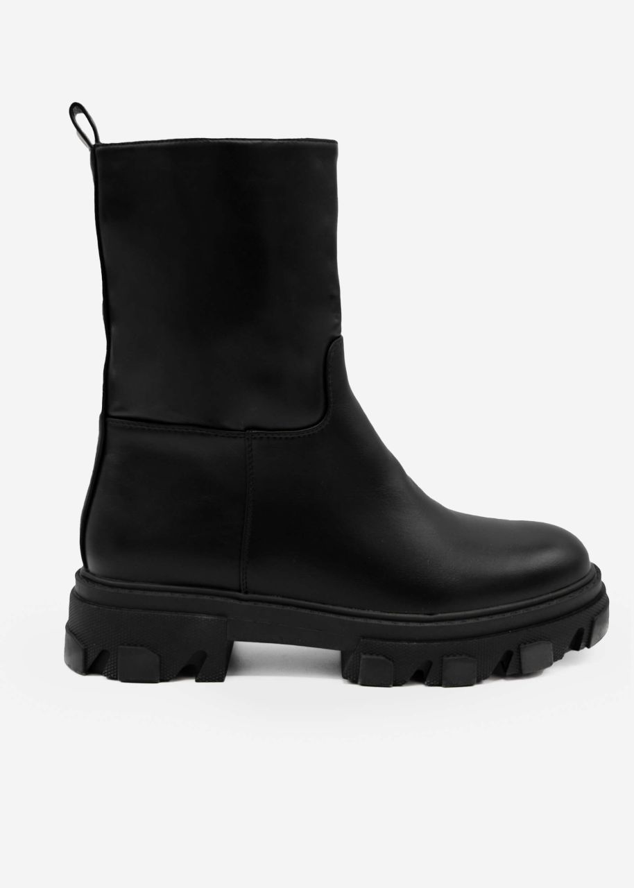 Platform boots with coarse sole, black