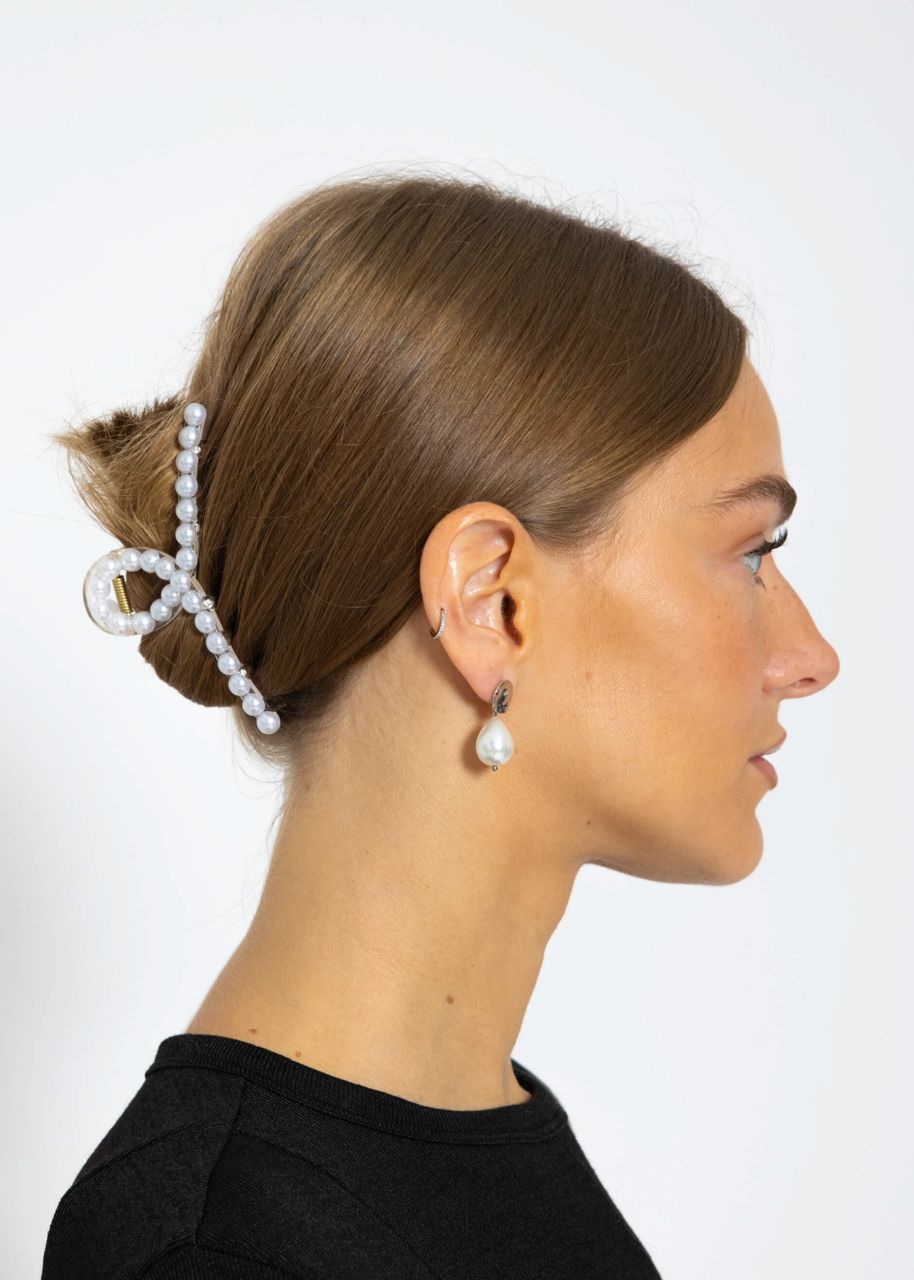 Pearl hair clip - white