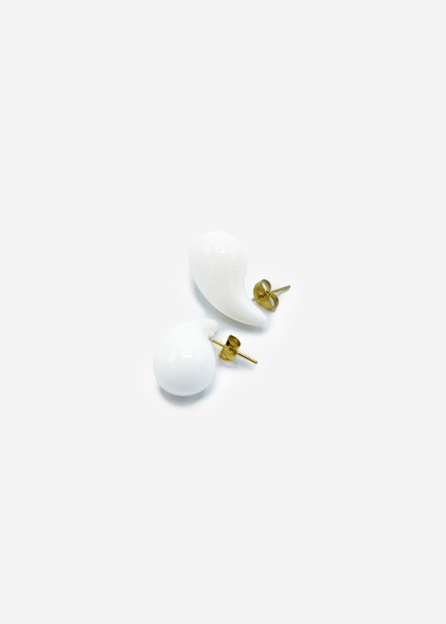 Drops stud earrings - white