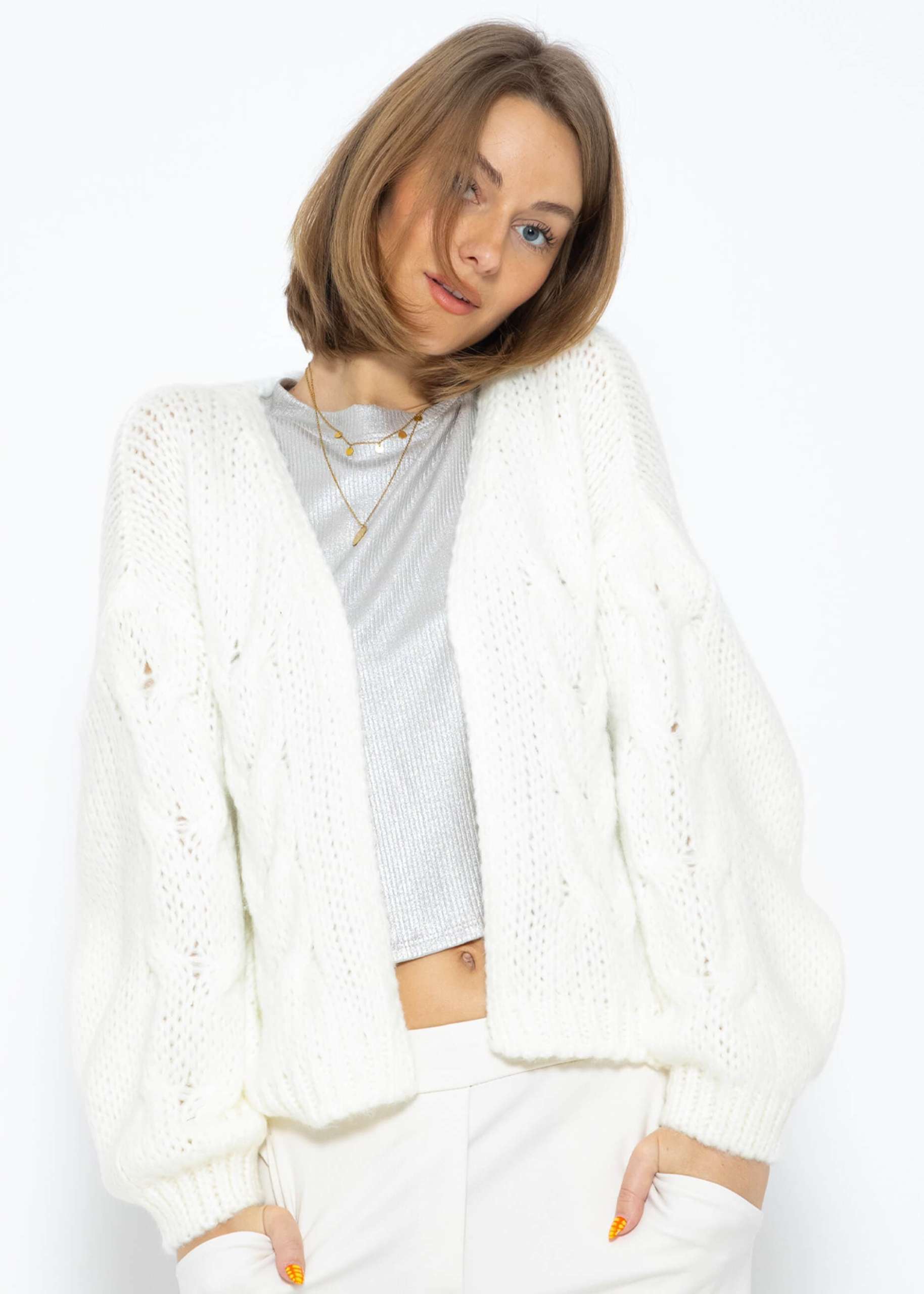 Short cardigan with cable knit pattern - offwhite